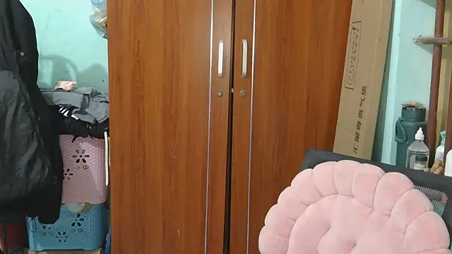 Uhem112 online show from December 14, 2025, 1:44 am