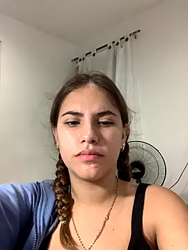 MiiluRosse online show from December 19, 2025, 12:06 am