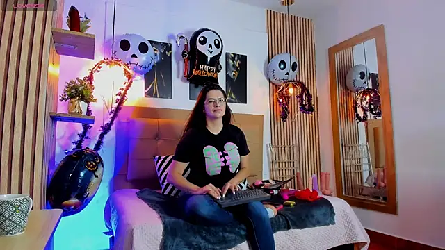  samanthaa foxx online show from October 14, 2025, 10:38 am