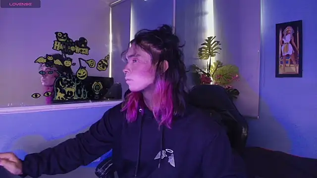 dandii 69 online show from October 4, 2025, 9:02 pm