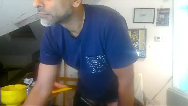 mista sista fista online show from April 15, 2026, 11:16 pm