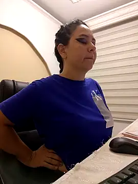 Abbyjoness21 online show from October 24, 2025, 10:28 pm