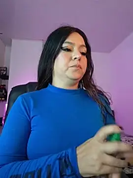 Abbyjoness21 online show from December 17, 2025, 7:20 pm