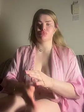 aydabella7777 online show from January 16, 2026, 9:41 pm