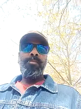 frenchblackc31 online show from April 4, 2026, 11:18 am