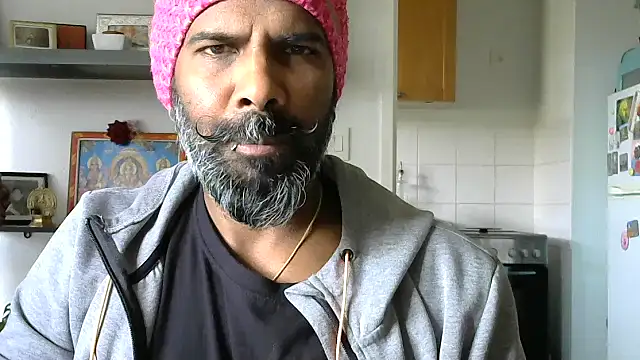 frenchblackc31 online show from May 7, 2026, 11:59 am