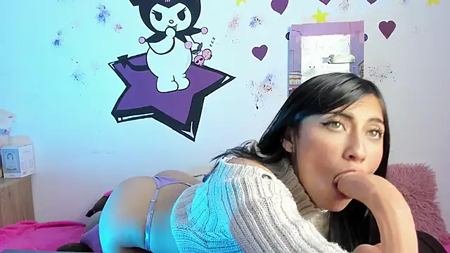 Alanaloiiss  online show from September 21, 2025, 12:56 am