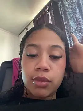 jadee8 online show from January 9, 2026, 4:32 pm