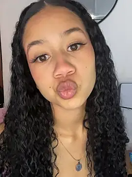 jadee8 online show from April 13, 2026, 4:12 pm