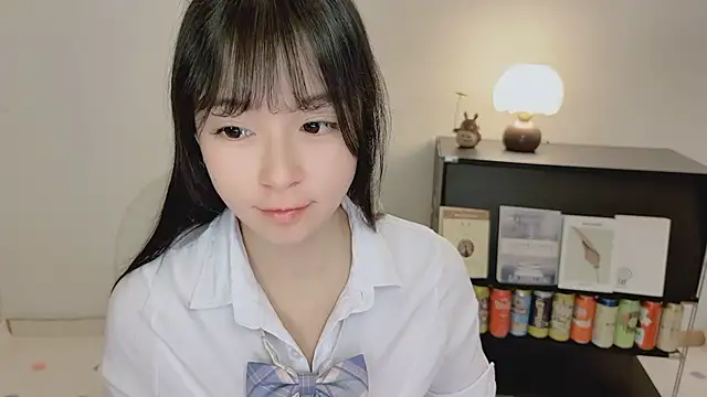 Snapshot of Onechestnut chatting on June 2, 2026, 9:00 am Onechestnut online show from June 2, 2026, 9:00 am