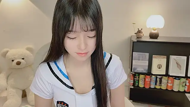 Snapshot of Onechestnut chatting on June 4, 2026, 5:02 am Onechestnut online show from June 4, 2026, 5:02 am