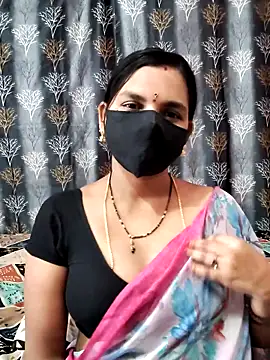 Snapshot of Lalitha-1995 chatting on May 12, 2026, 6:10 am Lalitha-1995 online show from May 12, 2026, 6:10 am