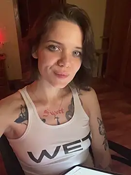 Snapshot of enchanting_chloe chatting on October 9, 2025, 7:01 pm enchanting chloe online show from October 9, 2025, 7:01 pm