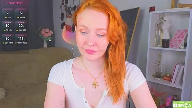 JoyceJones online show from October 2, 2025, 7:10 pm