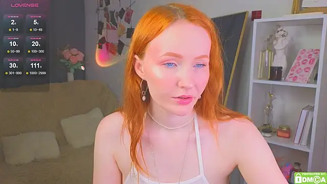 JoyceJones online show from October 10, 2025, 7:24 pm