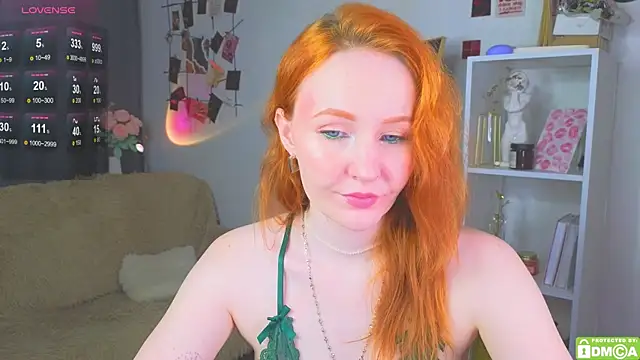 JoyceJones online show from October 14, 2025, 7:36 pm