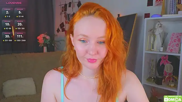 JoyceJones online show from November 29, 2025, 8:12 pm