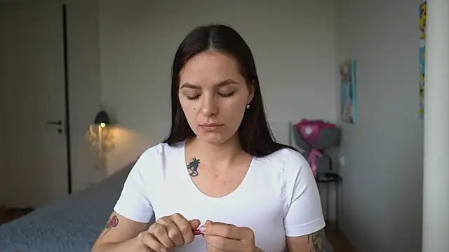 EwelynScott online show from November 12, 2025, 8:04 am