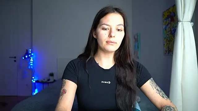 EwelynScott online show from December 3, 2025, 4:49 pm