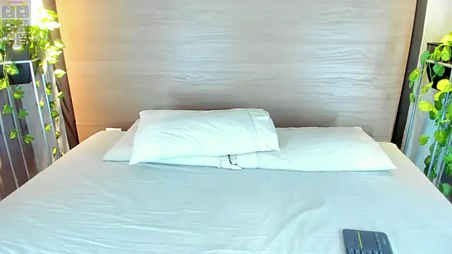 alexamonroe  online show from October 23, 2025, 9:57 pm