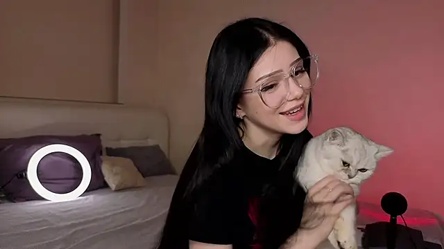 KateHardcastle online show from October 24, 2025, 6:26 pm