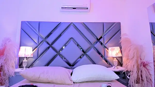 Milan LewisS online show from March 13, 2026, 1:29 pm