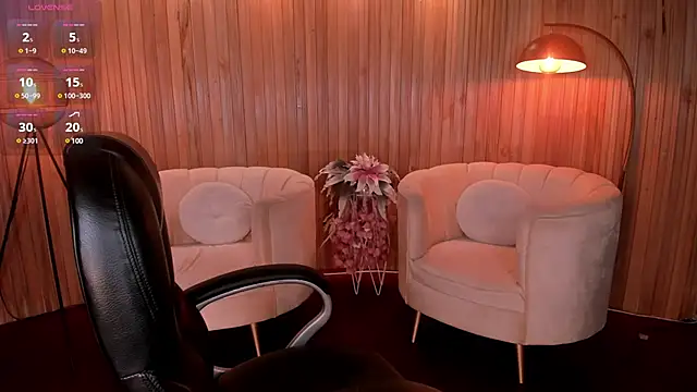 Snapshot of MeganScott chatting on December 23, 2024, 8:47 pm MeganScott online show from December 23, 2024, 8:47 pm