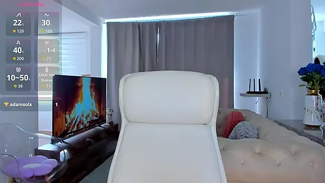 Snapshot of MeganScott chatting on November 21, 2025, 8:18 pm MeganScott online show from November 21, 2025, 8:18 pm