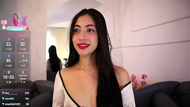 charlotterusso online show from May 12, 2026, 12:57 pm