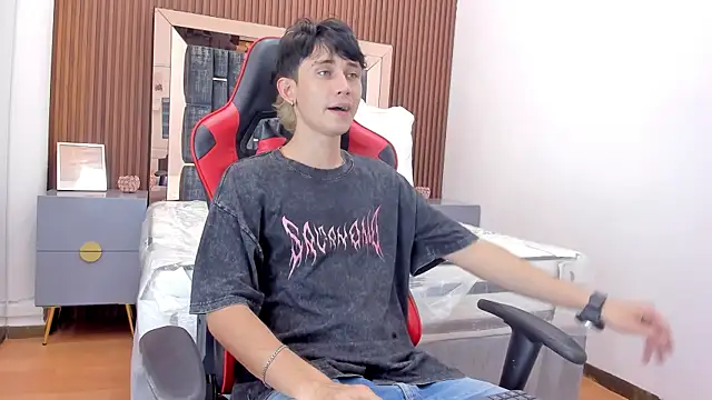 Michael blue online show from November 1, 2025, 9:06 pm