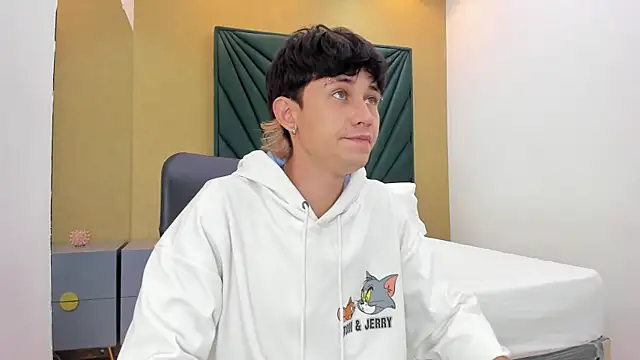 Michael blue online show from December 21, 2025, 12:56 pm