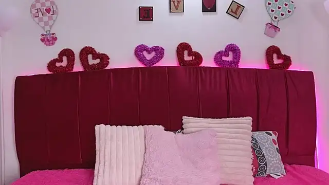 cuteeimy online show from February 14, 2026, 5:53 pm