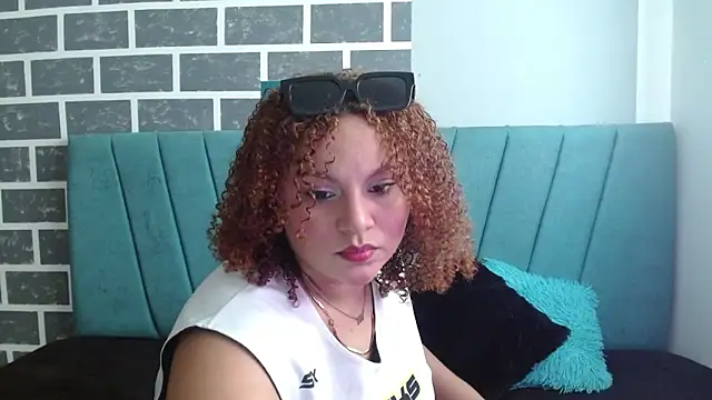 Yera carey online show from October 15, 2025, 5:35 pm