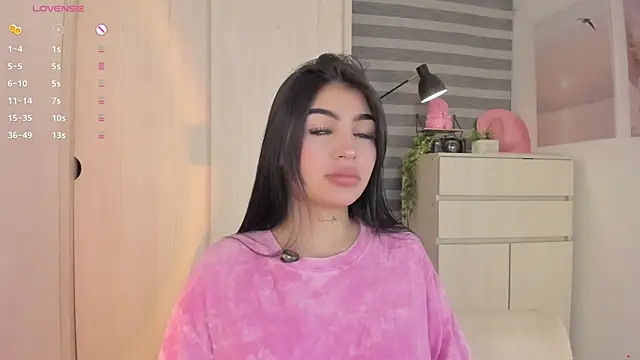 EmmyKenner online show from October 24, 2025, 10:22 am