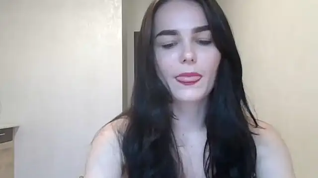 Silviaa a online show from November 4, 2025, 2:16 pm