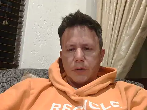 Snapshot of TroyDieselXXX chatting on November 2, 2025, 6:32 pm TroyDieselXXX online show from November 2, 2025, 6:32 pm