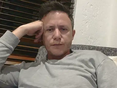 Snapshot of TroyDieselXXX chatting on November 3, 2025, 6:42 pm TroyDieselXXX online show from November 3, 2025, 6:42 pm