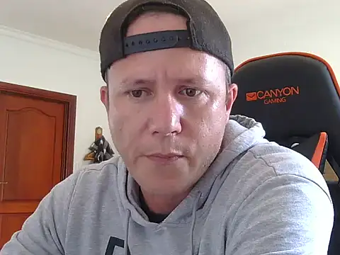 TroyDieselXXX online show from December 18, 2025, 8:42 am