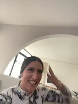 Scaarlettfox online show from February 9, 2026, 7:18 pm