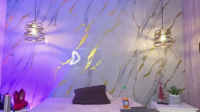 Scaarlettfox online show from February 25, 2026, 7:45 pm