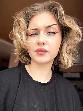 Snapshot of KellyKeler chatting on April 5, 2026, 10:34 am KellyKeler online show from April 5, 2026, 10:34 am