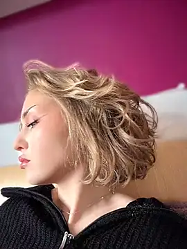 Snapshot of KellyKeler chatting on April 12, 2026, 10:09 am KellyKeler online show from April 12, 2026, 10:09 am