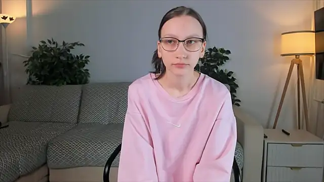 AnnisGelI online show from December 2, 2025, 1:39 pm