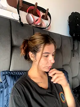 AllieYourGirl online show from November 13, 2025, 3:11 pm