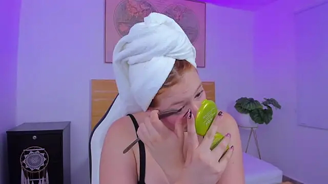 kitty sweeety  online show from March 14, 2026, 12:32 pm