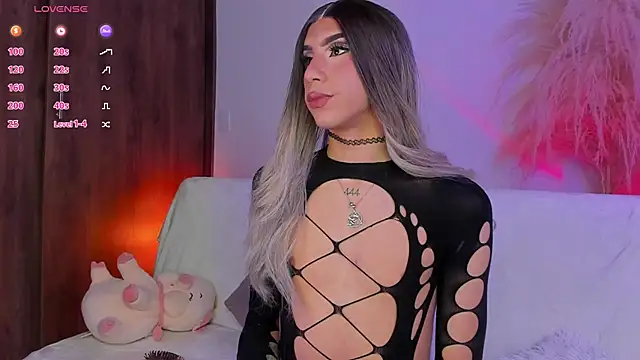 Snapshot of Samantha_Magic chatting on September 16, 2025, 2:23 am Samantha Magic online show from September 16, 2025, 2:23 am