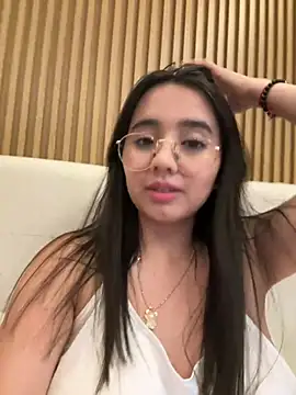 Michelle Zoe online show from March 8, 2026, 5:55 am