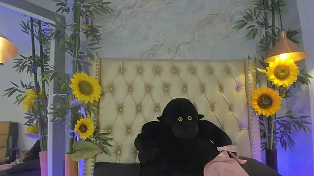 LittleeJaz online show from December 23, 2025, 4:43 am