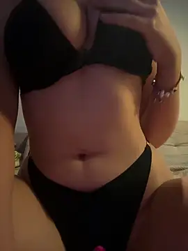 anonimgirl18old online show from April 12, 2026, 5:51 pm