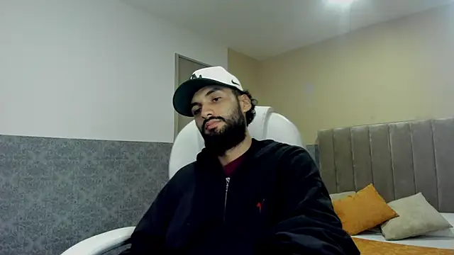 Snapshot of Ryan_Jackson_ chatting on September 20, 2025, 1:06 am Ryan Jackson  online show from September 20, 2025, 1:06 am